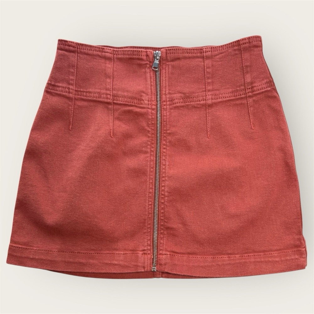 Free People Women's Mini Skirt Size 26 Maroon‎ Denim Zip Front Stretch